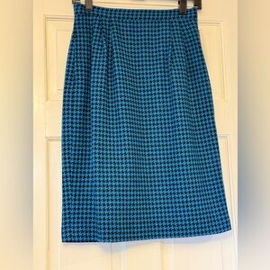 Liz Claiborne Blue and Black Houndstooth Skirt